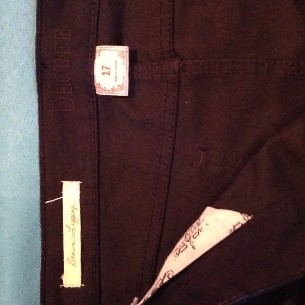 Ladies denim leggings in size 17 by Decree
